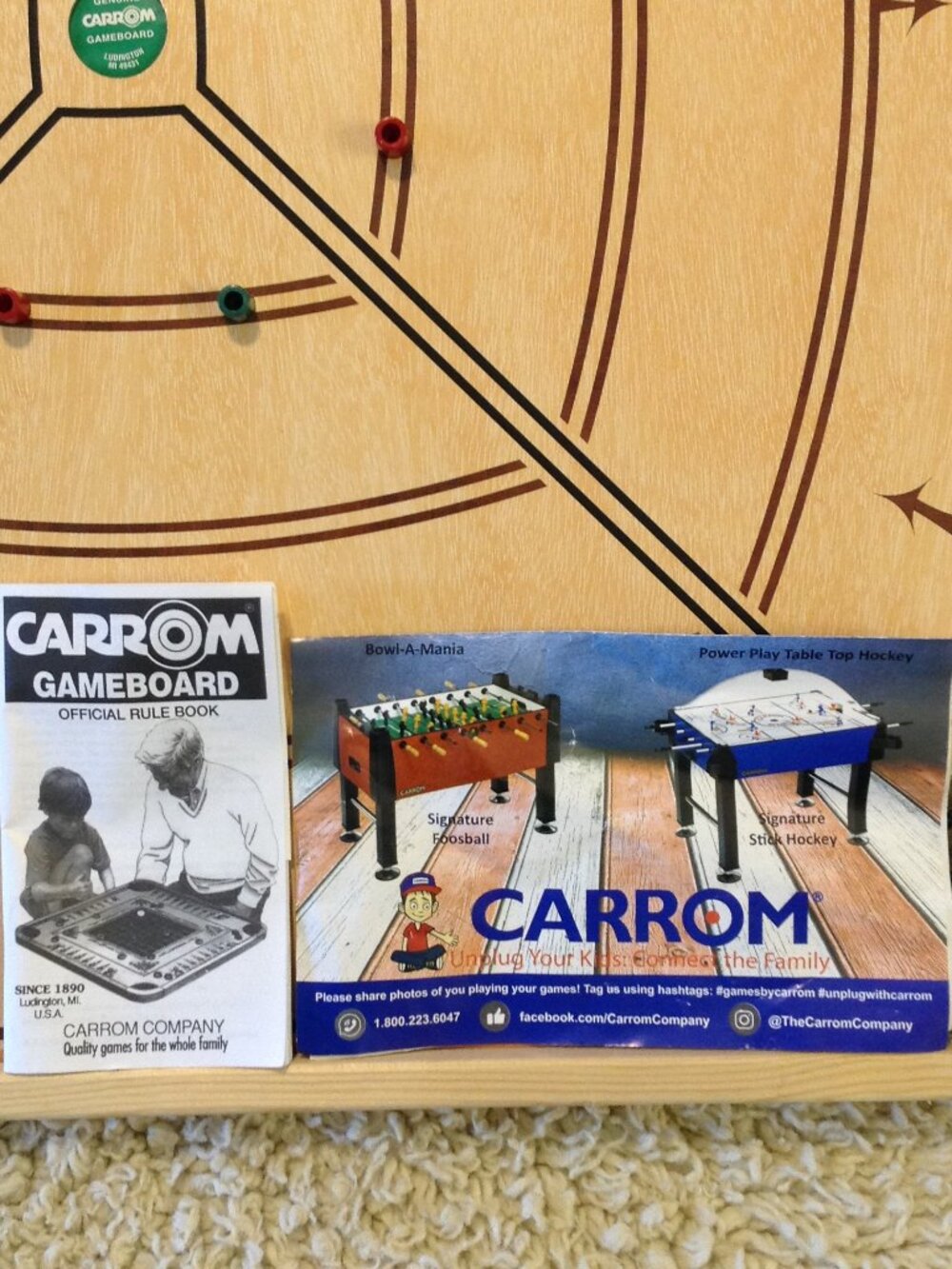 NWOT Carrom Combo Game Board, Reversible Decor Collegiate Frat House Game Room - Picture 5 of 8